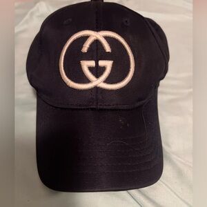 Gucci hat used few times. Not sure if it’s real. Got it as a gift.